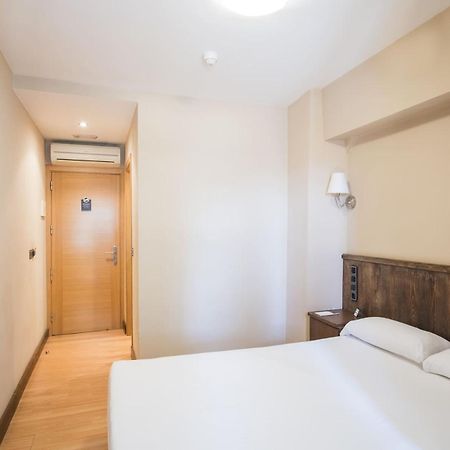 Hotel Alda Avenida ซานติอาโก เด กอมโปสเตลา ภายนอก รูปภาพ