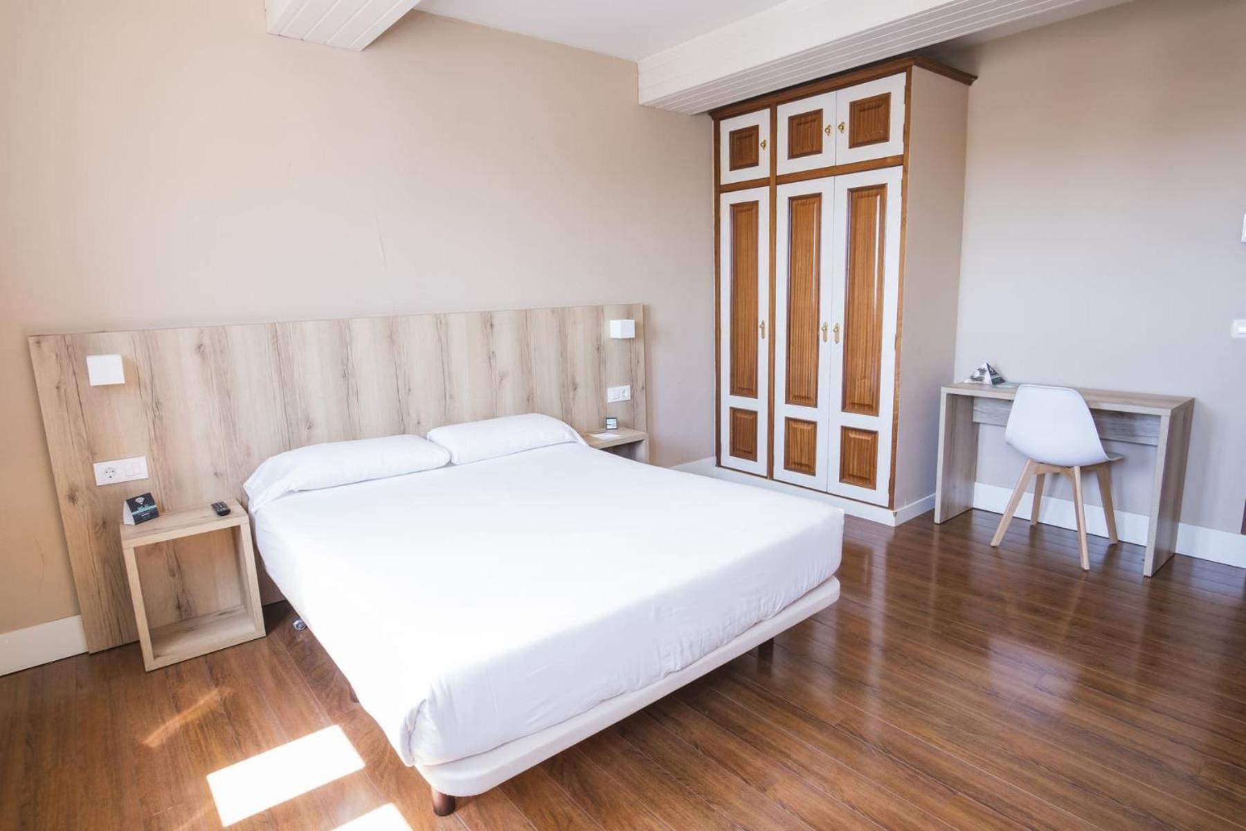 Hotel Alda Avenida ซานติอาโก เด กอมโปสเตลา ภายนอก รูปภาพ