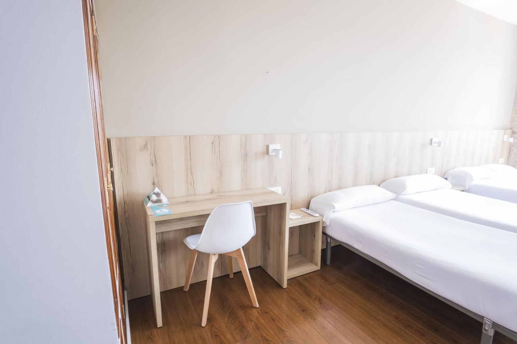Hotel Alda Avenida ซานติอาโก เด กอมโปสเตลา ภายนอก รูปภาพ